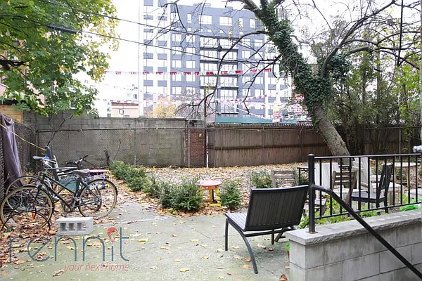 Rented by Rennit Inc. | media 21