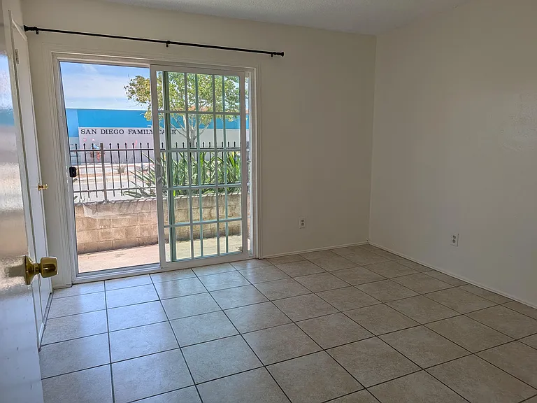 2285 Comstock St #1 — Photo 3