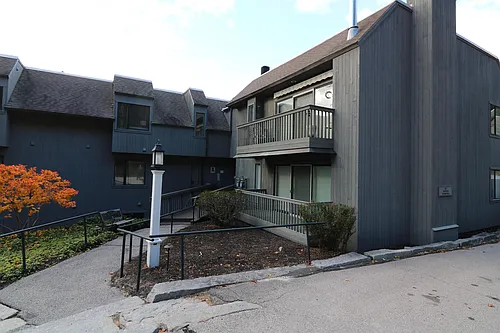 1 Pine St Photo 1