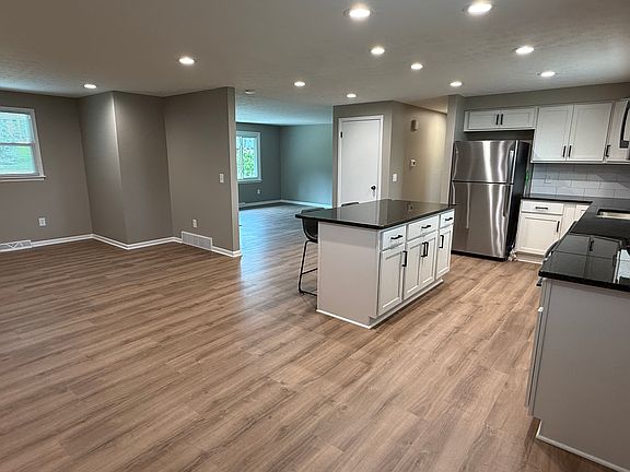 5th image of 8122 Oyler Cir NW #8122