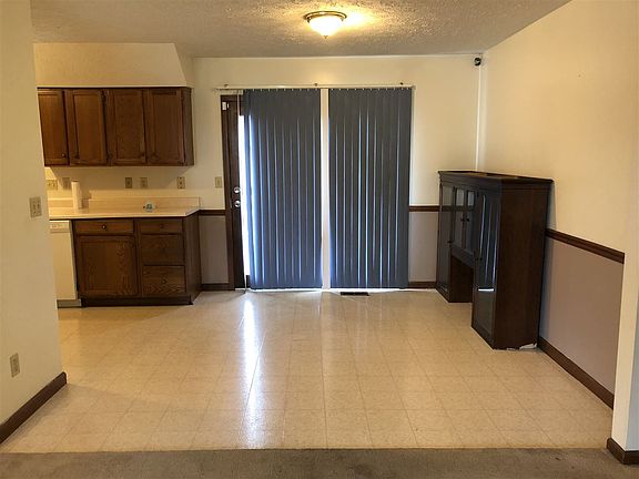 4th image of 2914 N Norway Dr
