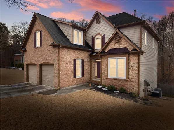 2705 Chandler Grove Dr, Buford, GA 30519