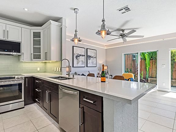 3rd image of 1741 NE 4th Avenue #F5