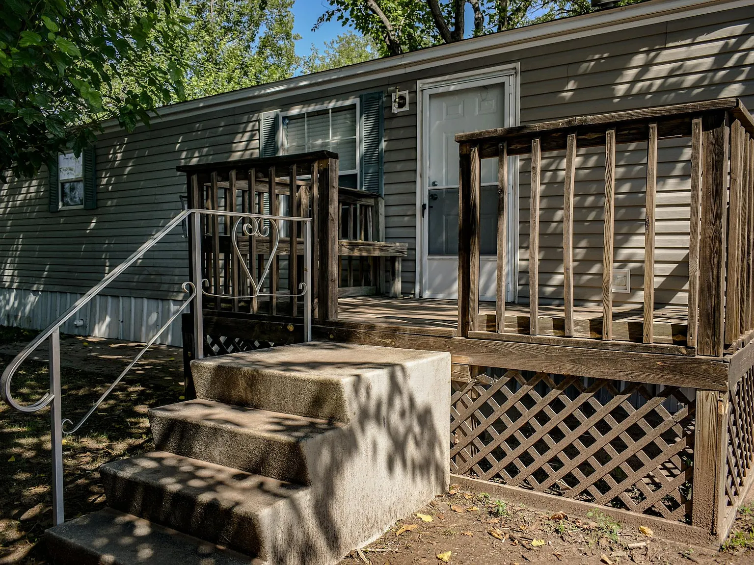3 bed, 1165 sqft, $900 — Photo 2