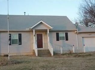 407 W 12th Ave, Garnett, KS 66032