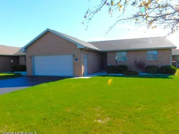 102 Meadowshire Dr, Mc Comb, OH 45858