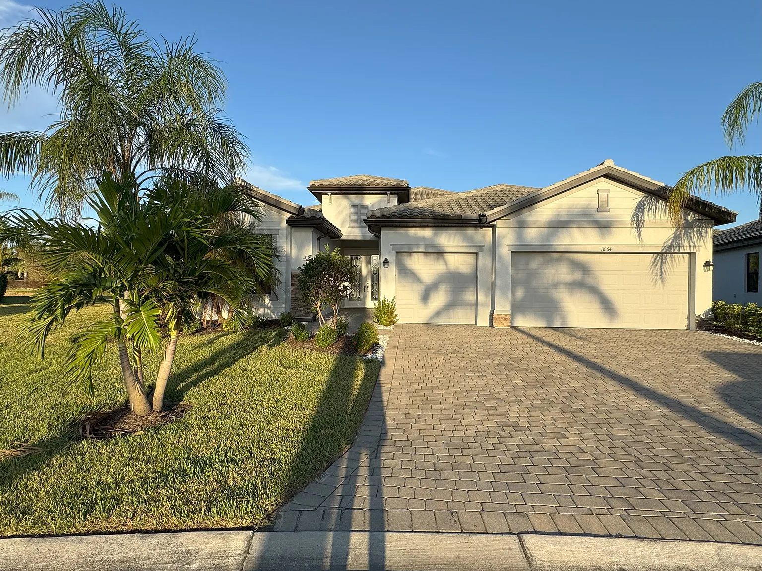 4 bed, 2444 sqft, $4,500 — Photo 1