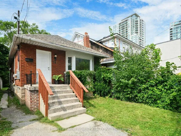 14 Franklin Ave, Toronto, ON M2N 1B6
