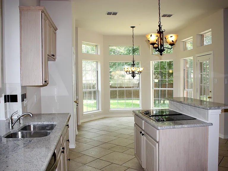 317 Sycamore Dr — Photo 34