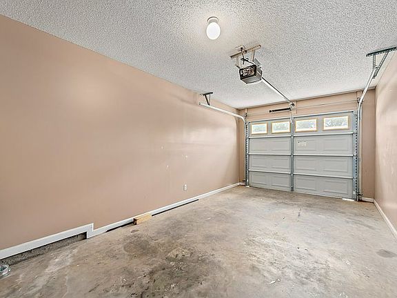 5th image of 162 Commons Dr