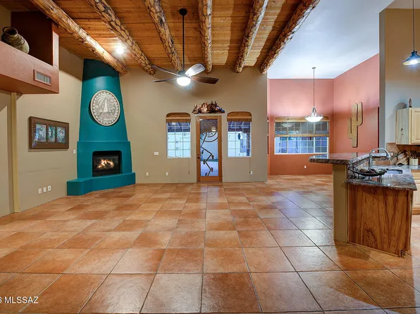 10440 E Roylstons Ln, Tucson, AZ 85747