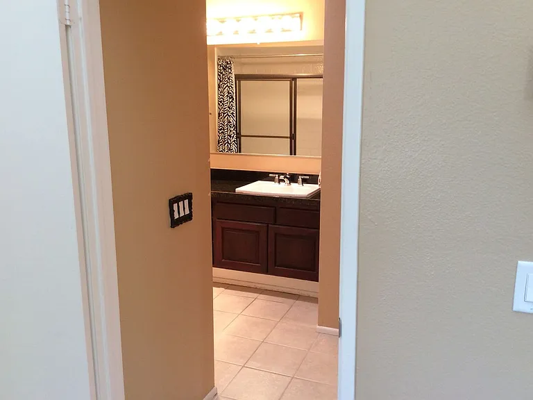 135 S Sierra Ave #14 — Photo 25
