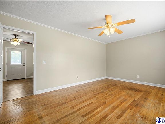 3rd image of 1007 Greenleaf Rd