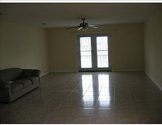 1st image of 7071 Queensway Dr