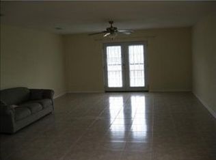 7071 Queensway Dr, New Orleans, LA 70128
