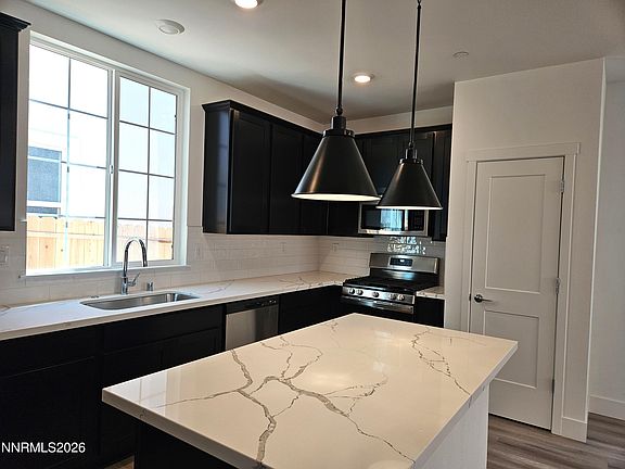4th image of 485 Prosecco Way