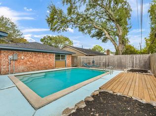 9806 Sagebark Dr, Houston, TX 77089