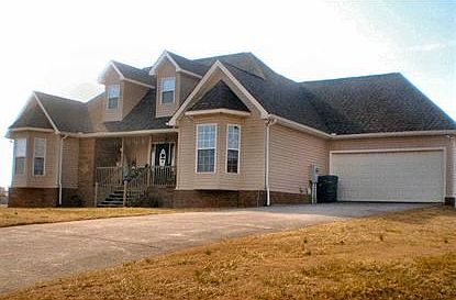 1st image of 341 Camelot Dr