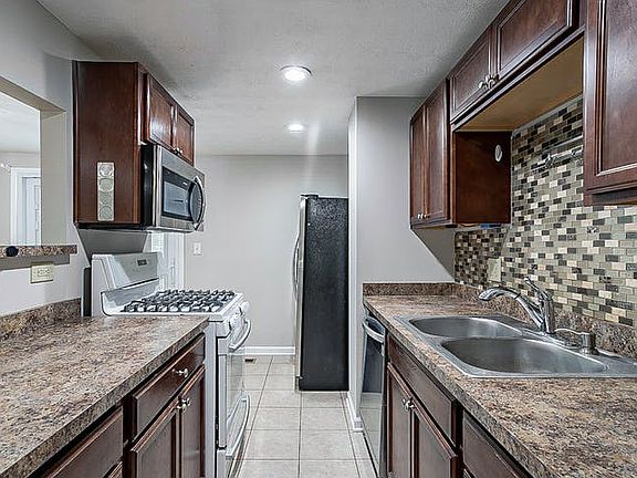 5th image of 3572 Tewksbury Dr