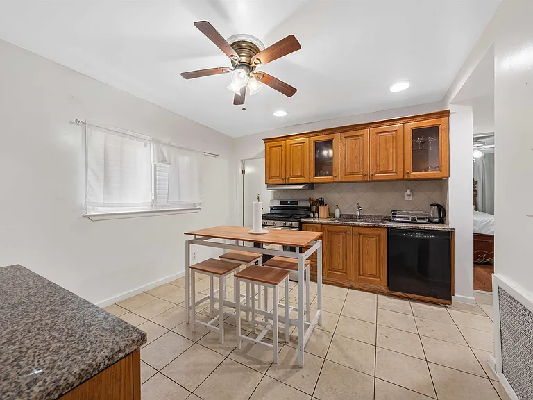 23 E 51st St #1 — Photo 10