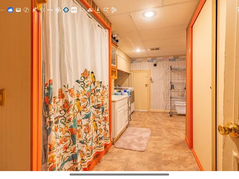 2705 E Grove St — Photo 11
