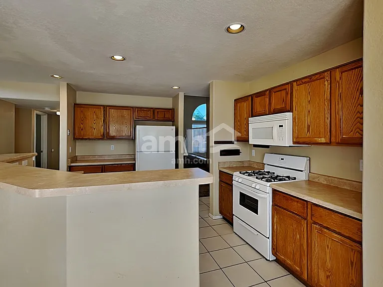 6760 W Alegria Dr — Photo 3