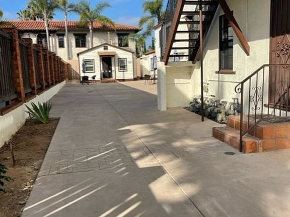 2nd image of 2519 Congress St #2517