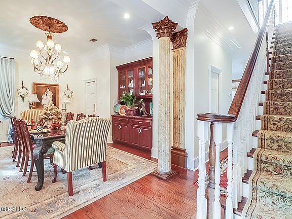 4th image of 212 James Dr