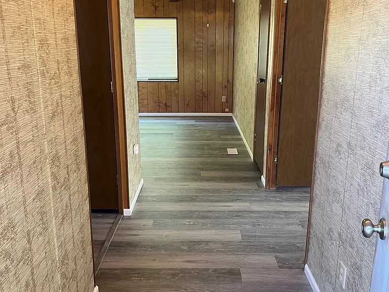 13217 Canyon Rd E — Photo 10
