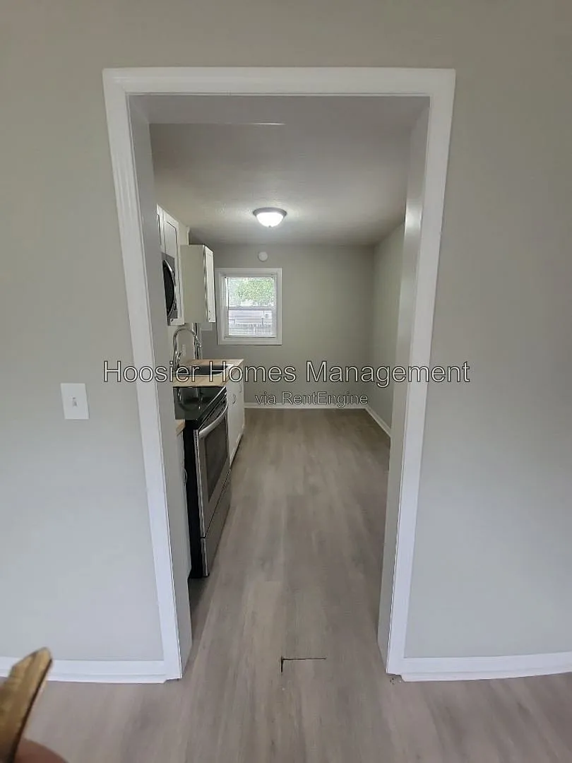 2 bed, 1.0 bath, 933 sqft, $1,095 — Photo 3