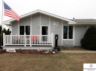 1022 N 78th St, Omaha, NE 68114