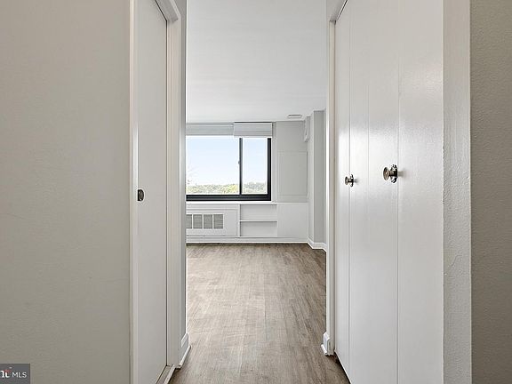 4th image of 1011 Arlington Blvd APT 228