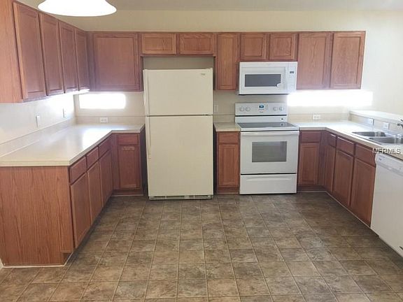 4th image of 2754 Barclay Ln