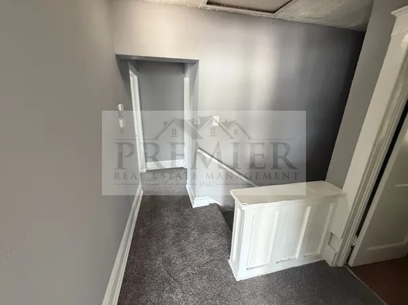1124 S Ash Ave APT B, Independence, MO 64053