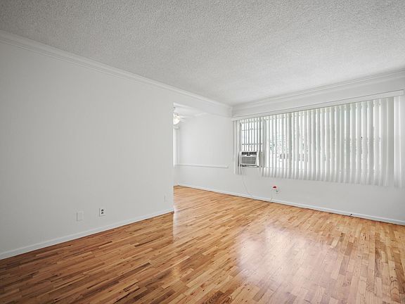 4th image of 1506 Barry Ave APT 9