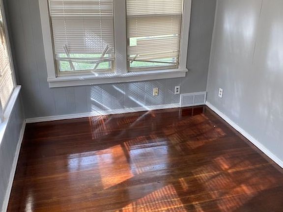 5th image of 320 N Day Ave