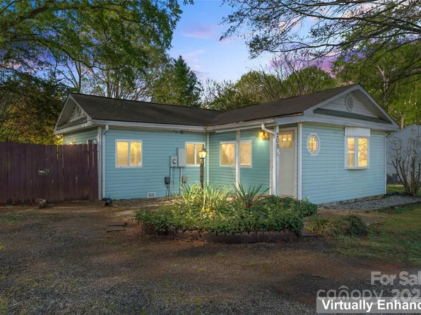 209 W 21st St, Newton, NC 28658