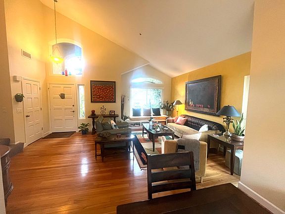 3rd image of 1332 Aralia Ct