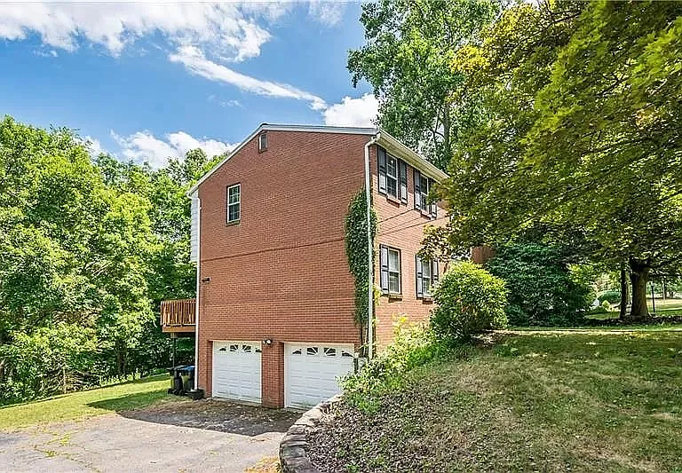 8811 Breezewood Dr — Photo 24