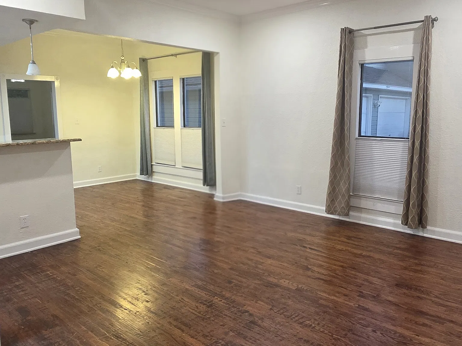 3 bed, 1472 sqft, $2,300 — Photo 2