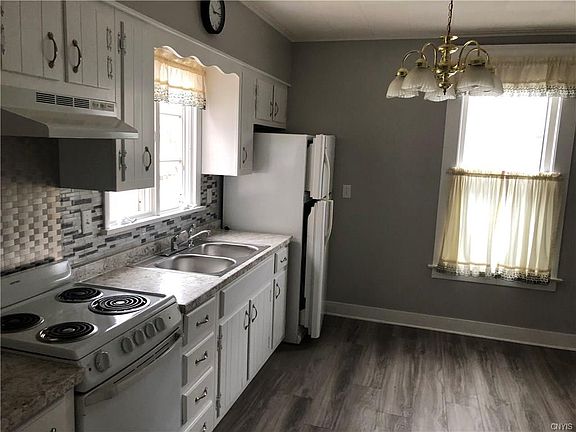 3rd image of 7 Coventry Ave