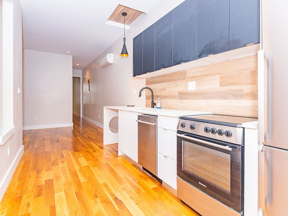 1st image of 385 Chauncey St #1D