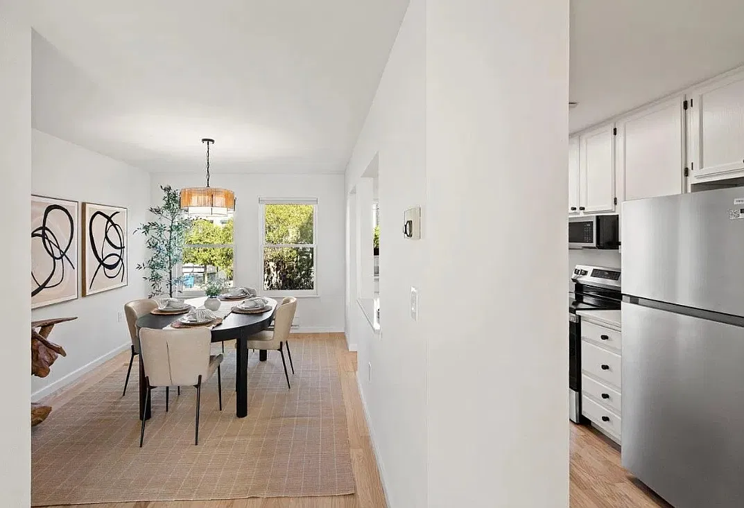 3 bed, 1003 sqft, $7,000 — Photo 4