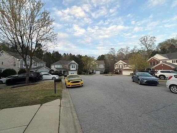 5th image of 229 Georgetowne Dr