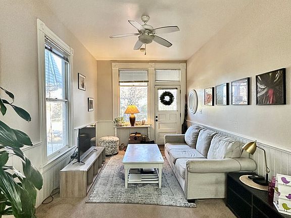 3rd image of 2528 Capitol Ave