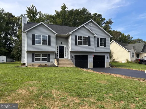 26081 Hills Dr, Mechanicsville, MD 20659