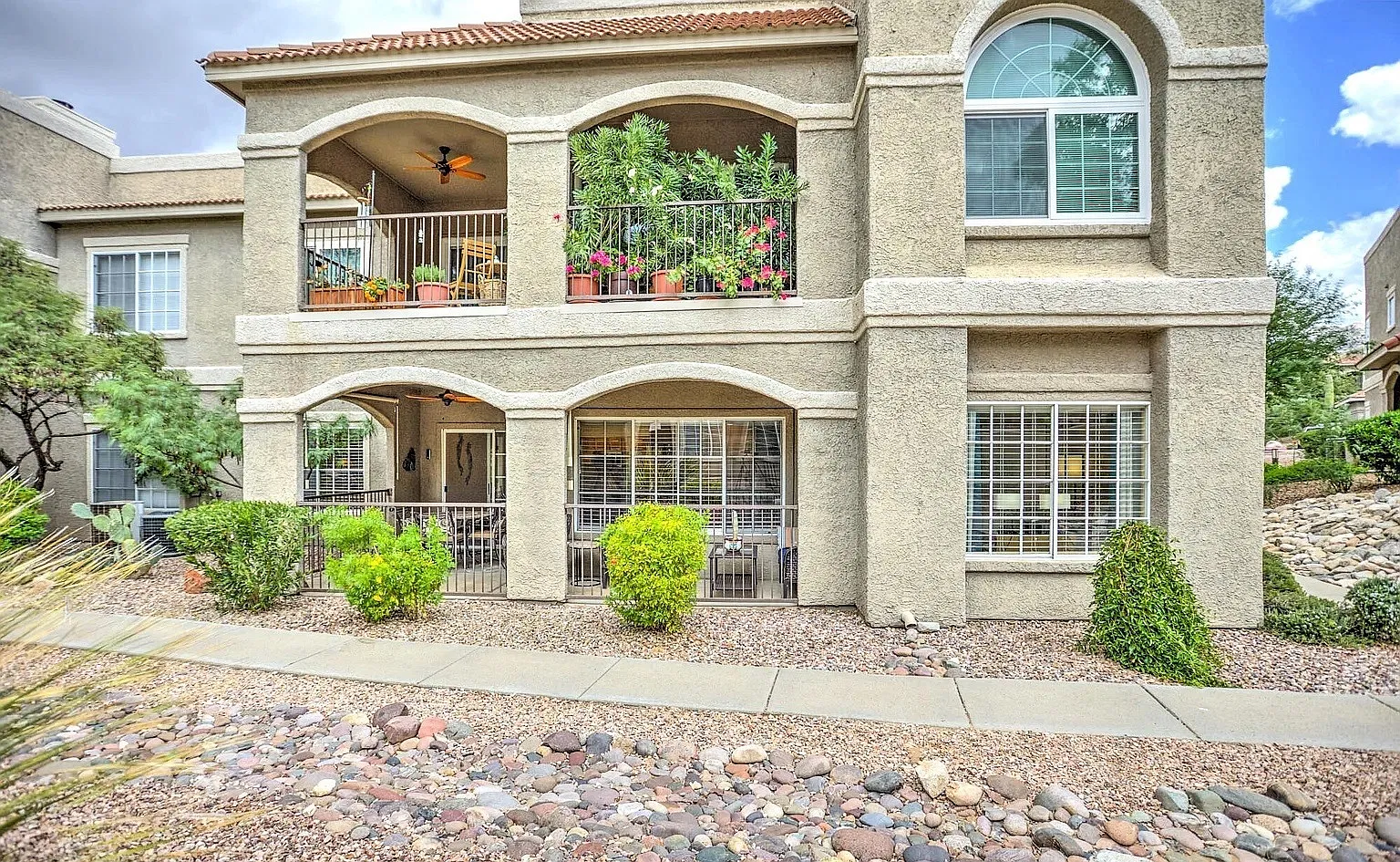 3 bed, 1268 sqft, $1,900 — Photo 3