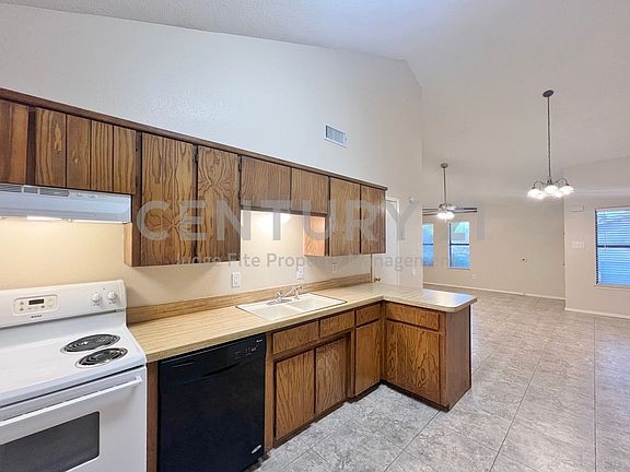 5th image of 1108 Curtis Dr