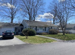 60 Alvin St, Warwick, RI 02886