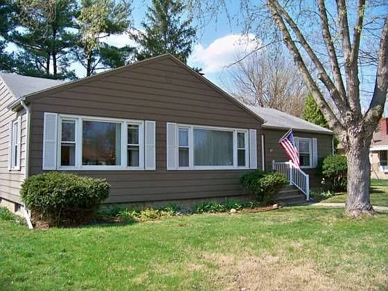 1106 Wright Ave photo 1